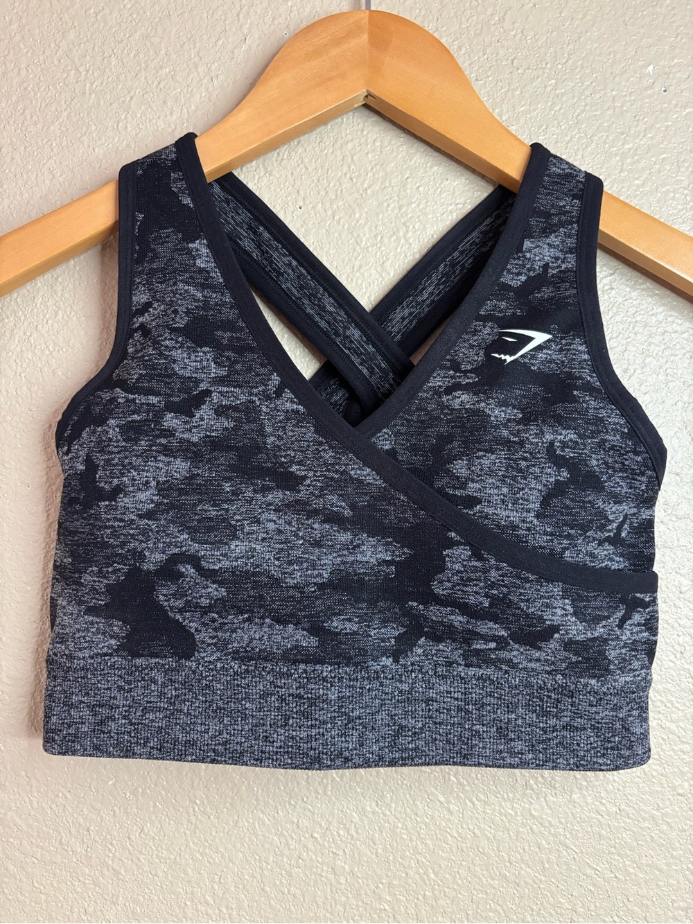 Gymshark Black Heather Camo Cross-Back Seamless Sports Bra